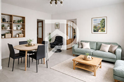 Maison familiale à fort potentiel , À 2 minutes du centre du village 