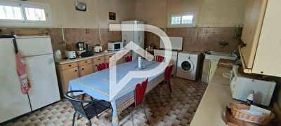 Maison familiale à fort potentiel , À 2 minutes du centre du village 