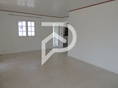 Villa F4 en parfait état avec revenu locatif