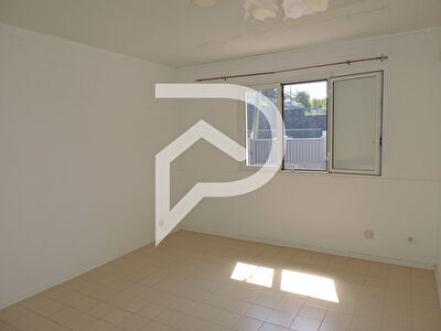 Villa F4 en parfait état avec revenu locatif