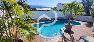 Maison Saint Louis 6 pièces 154 m2