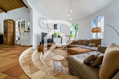 Villa de charme rénovée avec cachet créole et confort contemporain