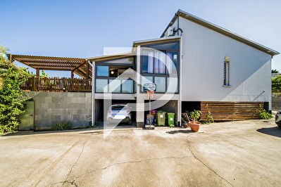 Villa contemporaine F4 avec piscine / Bois d'Olives, Saint-Pierre
