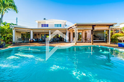 Bassin Plat / Villa F5 de standing avec piscine