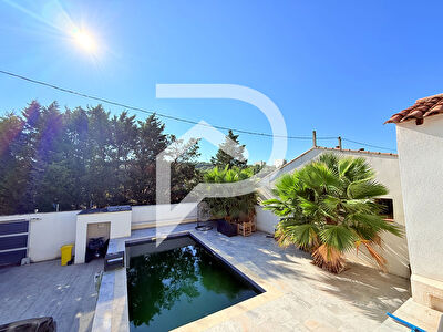 Maison Marseille 13015 5 pièce(s) sur un terrain de 466m² sans vis a vis avec piscine .