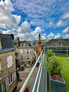 Brive centre historique, appartement duplex, 3 ch. + toit terrasse 96 m2 !
