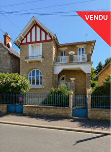 Maison années 30, 3 chambres + 1 bureau 104 m2 sur 457 m2 de terrain !
