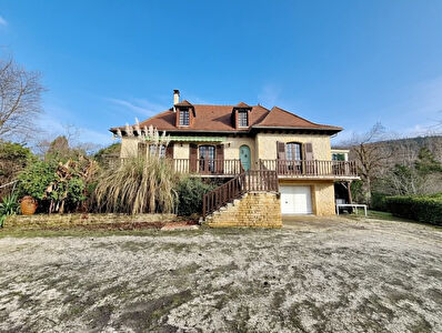 Maison traditionnelle Aubazines 4 chambres  190m²