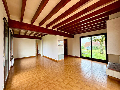 Maison d'architecte 5 pièces 3 chambres 112m2 avec distribution de plain-pied sur 3670m2 de terrain !