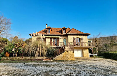 Maison traditionnelle Aubazines 4 chambres 187m²