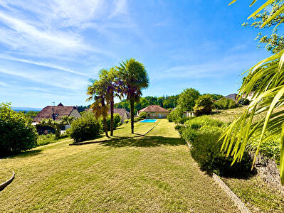 BRIVE, MAISON, 3 CHAMBRES, 150 M2 SUR 1676 M2 DE TERRAIN,  PISCINE 11X5 !