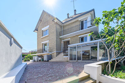 Maison - Goussainville - F8 - 230m²