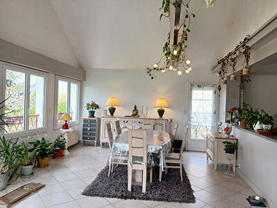 VILLA  AXE GISORS GOURNAY  EN BRAY 193M2  6 CHAMB DONT 2 SUITES.