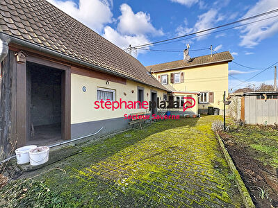 Maison à rénover avec jardin et dépendance - Monswiller