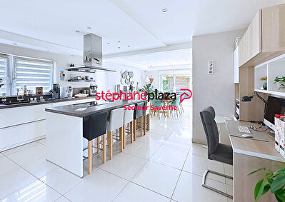 Maison contemporaine de 172 m² habitables - DPE A/A - Terrain de 6,97 ares