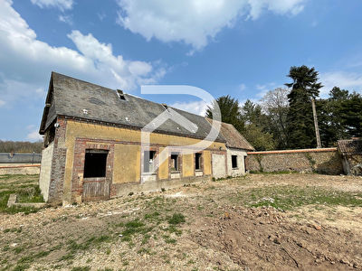 Longère à rénover et à aménager sur 3478 m² de terrain avec deux terrains à bâtir