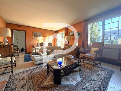 Maison ancienne pleine de charme, dépendance, bien rare à la vente proche Houdan