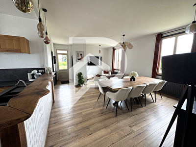 Maison ancienne rénovée avec du potentiel à 5 mn de Bueil sur sous sol total