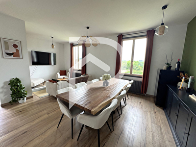 Maison ancienne rénovée avec du potentiel à 5 mn de Bueil sur sous sol total