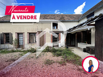 Maison à rénover, 2 chambres, grenier aménageable, garage à Abondant