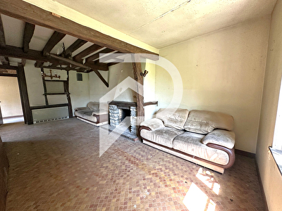 Maison à rénover, 2 chambres, grenier aménageable, garage à Abondant