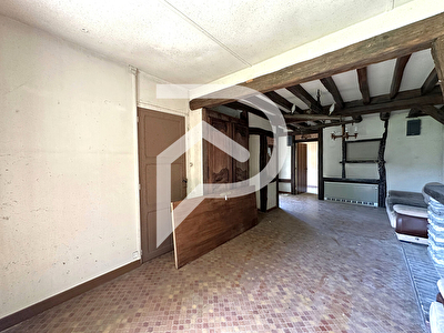 Maison à rénover, 2 chambres, grenier aménageable, garage à Abondant
