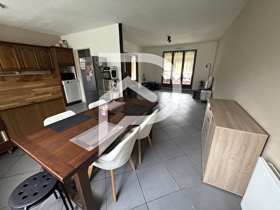 Maison de plain-pied sur sous sol total de 74 m² dans une commune avec écoles, commerces et cabinet médical. A 10 mn de Ezy sur Eure