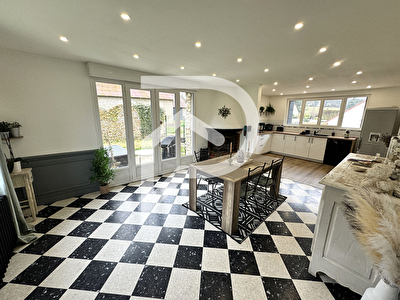 Appartement 3 pièces 80 m2 + 3 places de parking + sous sol total + jardin proche Anet