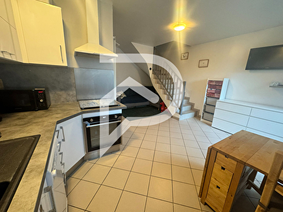 Maison 2 pièces + 2 parking + jardin 2 minutes de Epône