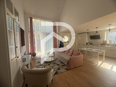 Maison ancienne rénovée 100m², 4chambres situé à 15minutes de Anet