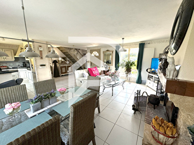 Belle maison traditionnelle  de 150 m² à 3 mn de Ezy sur Eure dans un commune avec écoles et commerces