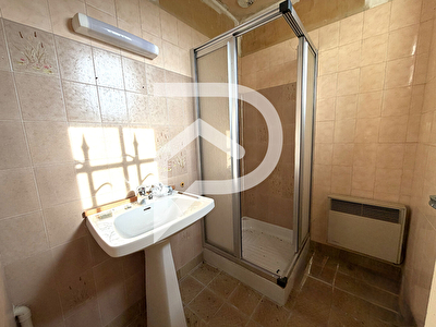 Maisonnette à aménager de 30m² avec garage et terrain 500m² à 15 mn de Houdan