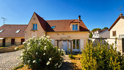Maison Fontenay En Parisis 7 pièce(s) 127 m2