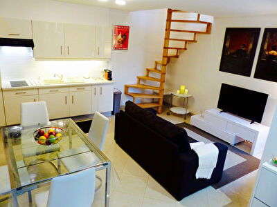 Appartement Atypique de deux pièces 45m2 dans un écrin de verdure