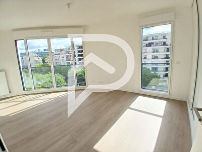 Appartement Colombes 4 pièce(s) 98.96 m2 duplex terrasse parking