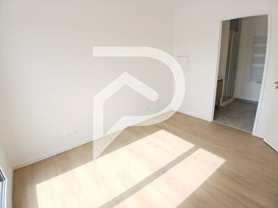 Appartement Colombes 4 pièce(s) 98.96 m2 duplex terrasse parking