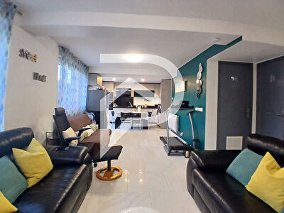 Maison divisée en 2 appartements aux Côteaux