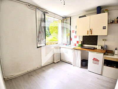CHAMBRE DE 10.53 M²  VENDUE LOUEE A 1 MINUTES DE LA GARE DANS RESIDENCE DE STANDING
