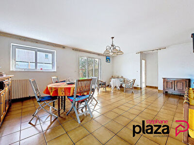 Villa avec pisicine 11 pièces - 215m2