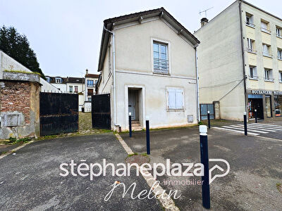Immeuble Dammarie Les Lys 4 pièce(s) 103.2 m2