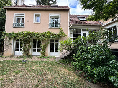 A vendre proche Gare Melun à pieds  Maison  6 pièces 180 m2 au sol