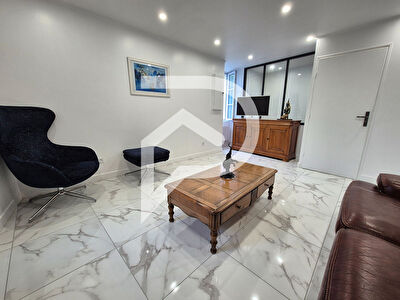 Maison rénovée de 111.78 m² avec double accès véhicule à Moisenay