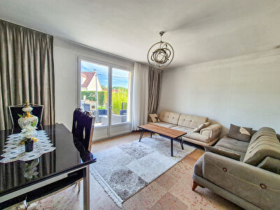 RUBELLES_ Maison + Appartement T2 indépendant