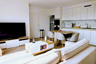 Appartement familial 91 m²  - 4 chambres - Dernier étage - Balcon - 2 parkings