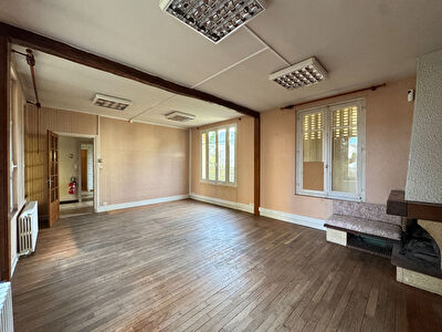 Bien mixte bureaux / habitation - 177 m² - Parcelle 820 m² - Double accès sur deux rues