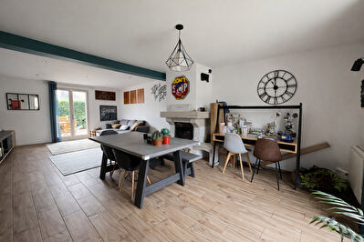 A vendre Maison individuelle Dammarie les lys 5 pièces ,95 m² , 4 chambres , Garage ,Terrain 320 m² , DPE D