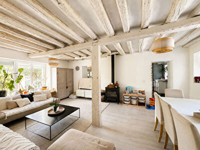 A VENDRE LE MÉE-VILLAGE - MAISON INDIVIDUELLE DE 133 m² DE CHARME AVEC JARDIN CLOS DE MURS