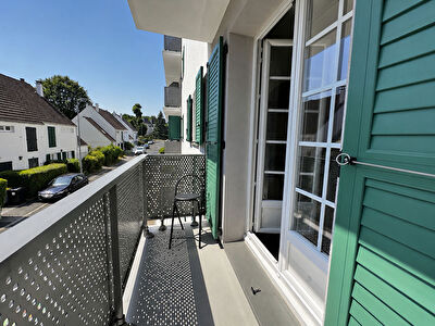 A VENDRE LA VILAUBOIS , Appartement 3 pièces de 61 m² dans une résidence de standing avec piscine et tennis DAMMARIE LES LYS photo 5