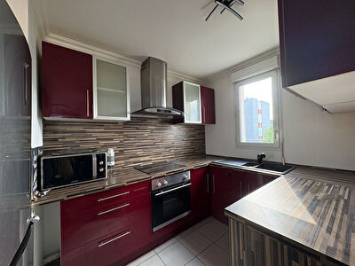 CORBEIL-ESSONNES - Appartement 3 pièces de 62,50 m² avec grand balcon et box en sous-sol
