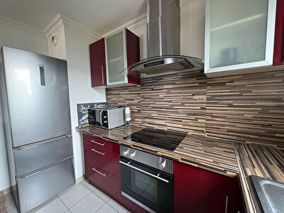 CORBEIL-ESSONNES - Appartement 3 pièces de 62,50 m² avec grand balcon et box en sous-sol